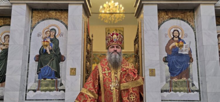 Митрополит Феодосий совершил Божественную литургию в Свято-Никольском кафедральном соборе г.Душанбе в Неделю святых Жен-мироносиц