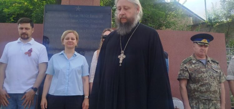 Субботник на русском кладбище в преддверии 85-й годовщины начала Великой Отечественной войны