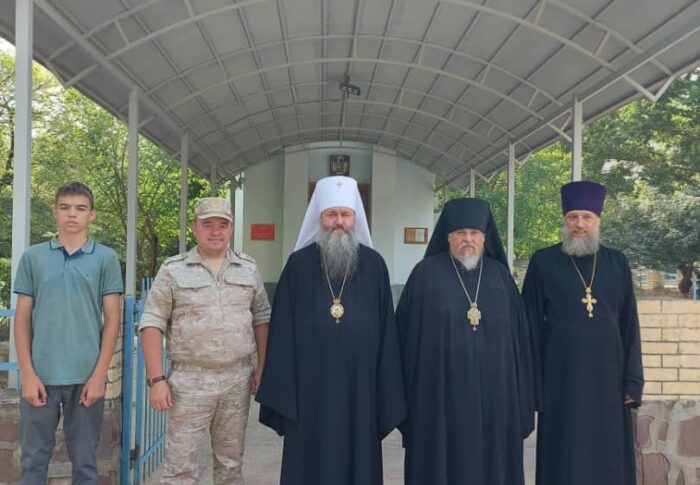 ​Митрополит Душанбинский и Таджикистанский Феодосий посетил воинскую часть ВКС РФ в Нуреке