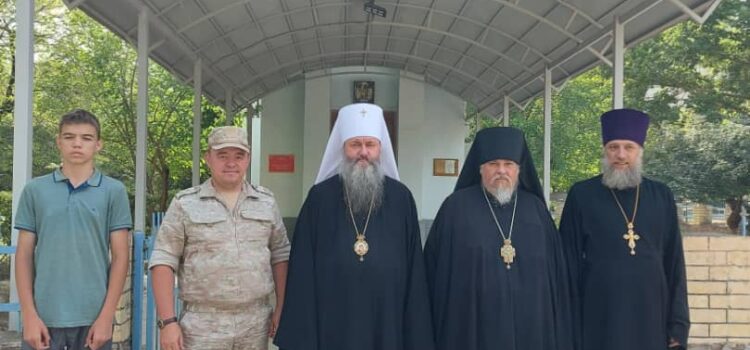 ​Митрополит Душанбинский и Таджикистанский Феодосий посетил воинскую часть ВКС РФ в Нуреке