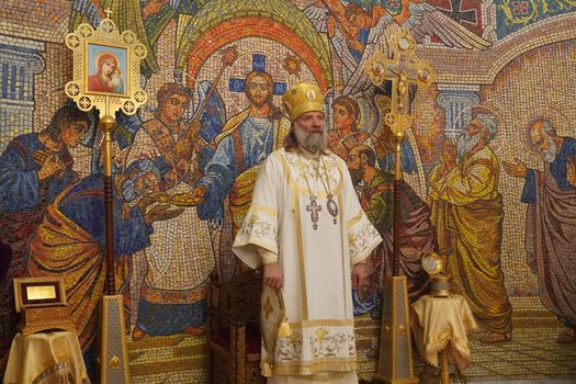 Архиерейское богослужение в Неделю 15-ю по Пятидесятнице в Свято-Никольском кафедральном соборе