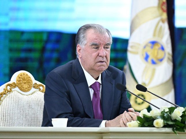 Благочинный Согдийского округа принял участие во встрече Президента Республики Таджикистан с руководителями и активистами Согдийской области