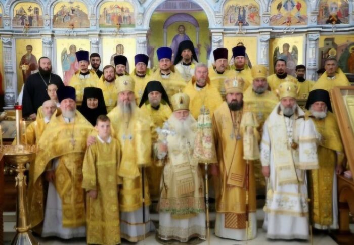 Епископ Питирим сослужил митрополиту Ташкентскому и Узбекистанскому Викентию, главе Среднеазиатского митрополичьего округа