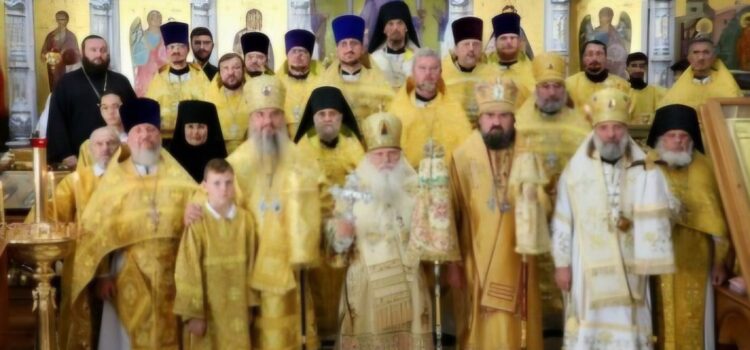Епископ Питирим сослужил митрополиту Ташкентскому и Узбекистанскому Викентию, главе Среднеазиатского митрополичьего округа