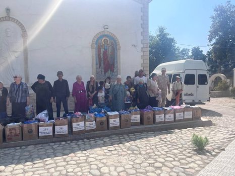 Благотворительная помощь нуждающимся прихожанам Свято-Никольского собора