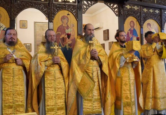 Богослужение в день памяти апостола и евангелиста Иоанна Богослова и святителя Тихона, Патриарха Московского