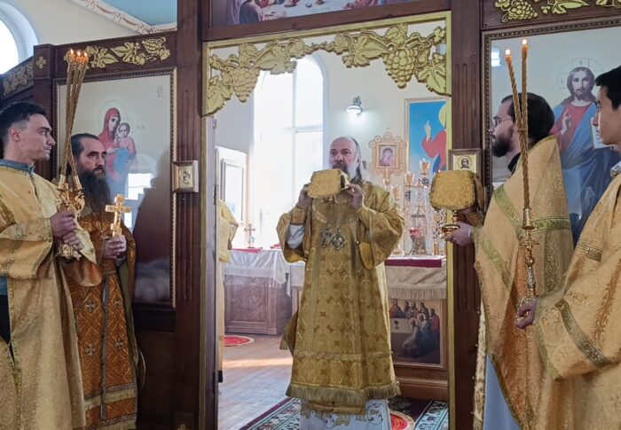 В Худжанде совершена Божественная литургия